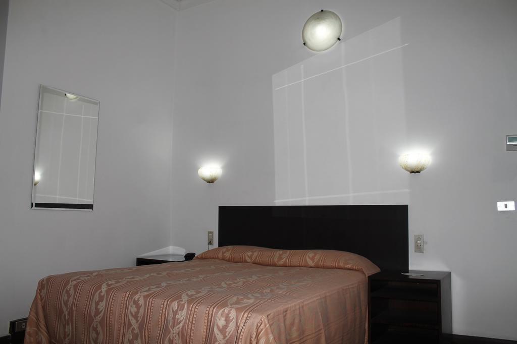 Hotel Luisa Milano Phòng bức ảnh