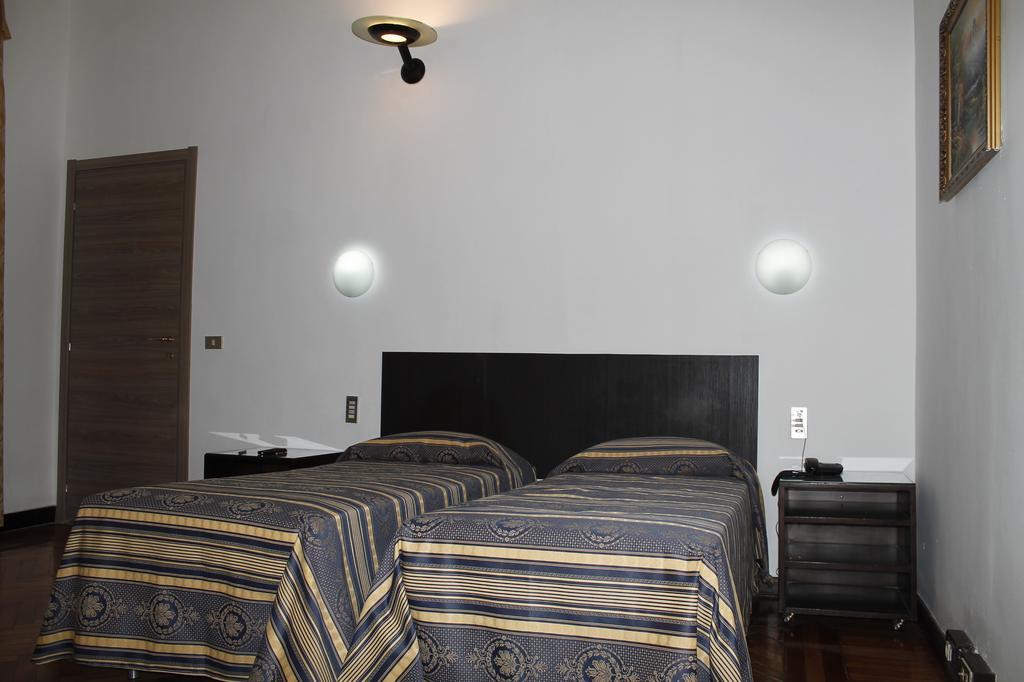 Hotel Luisa Milano Phòng bức ảnh