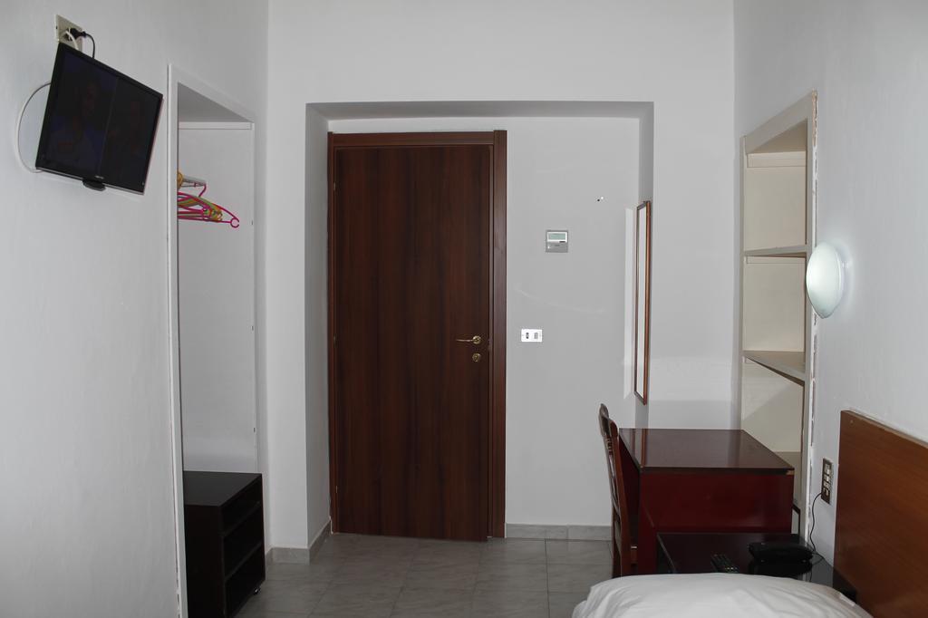 Hotel Luisa Milano Phòng bức ảnh