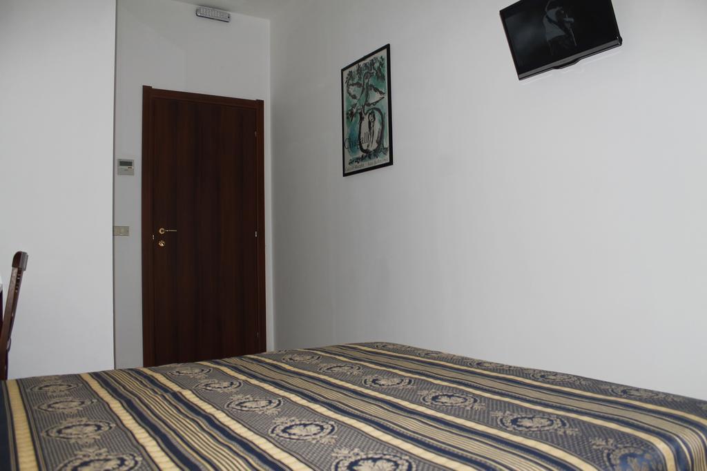Hotel Luisa Milano Phòng bức ảnh