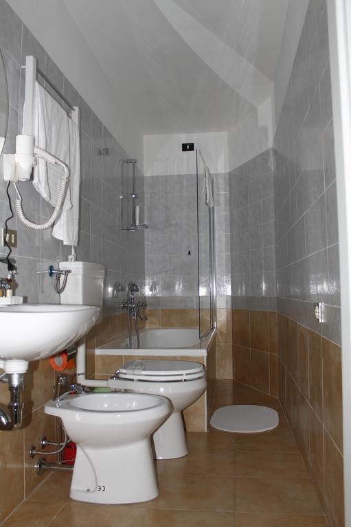 Hotel Luisa Milano Phòng bức ảnh