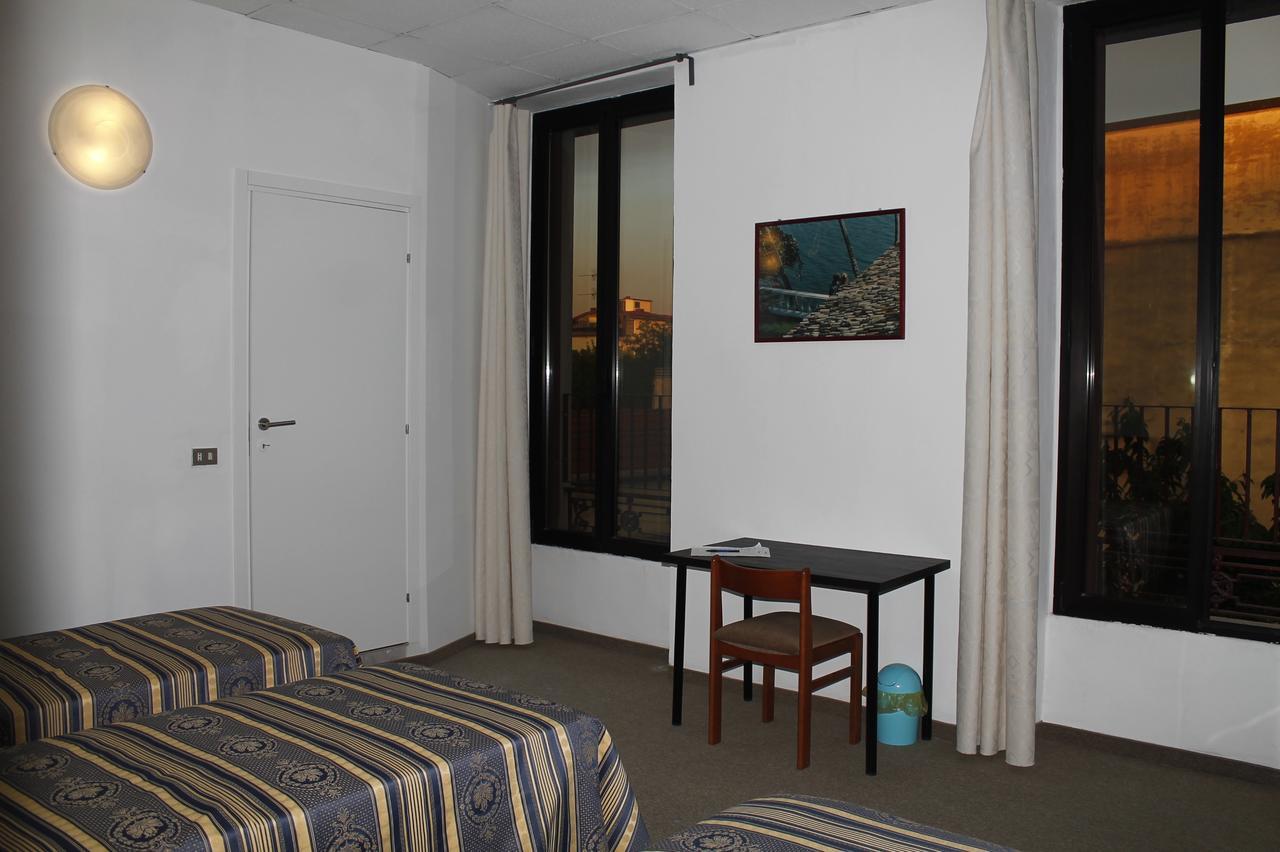 Hotel Luisa Milano Phòng bức ảnh
