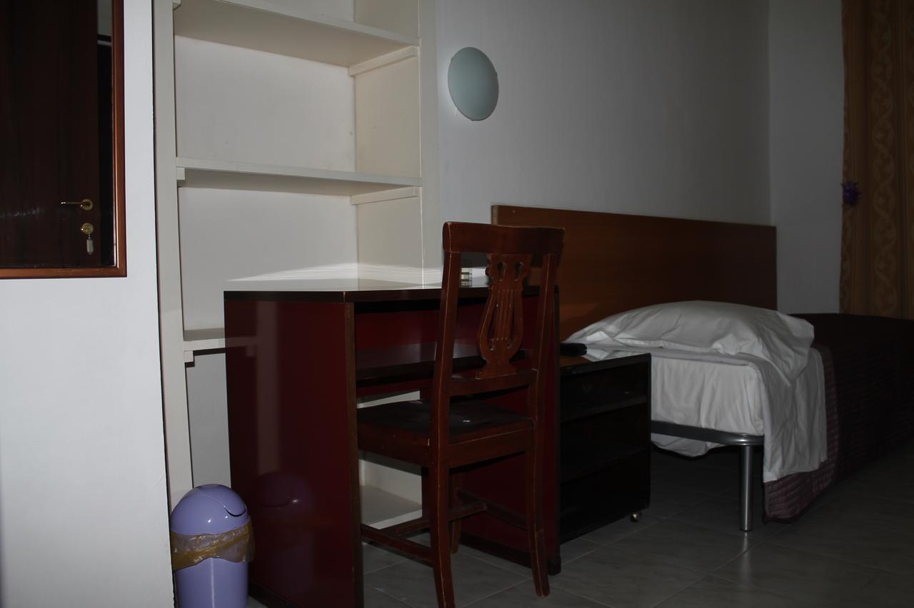 Hotel Luisa Milano Phòng bức ảnh